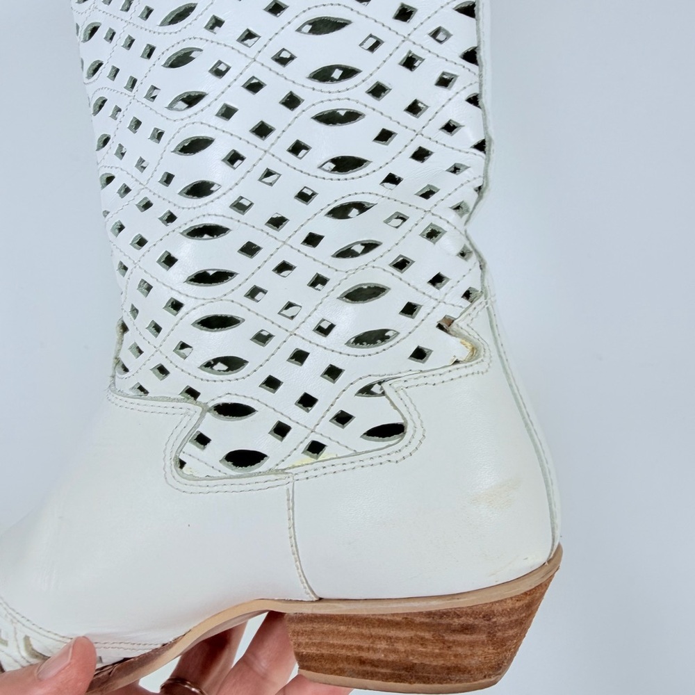 Nine West Vintage White Cutout Heeled Boots, Size 7.5 - Picture 3 of 6